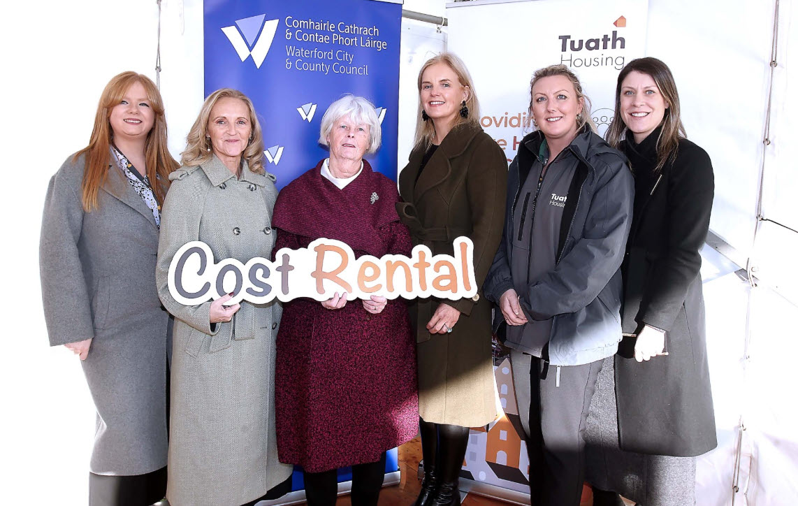Louise O'Connor, Bronagh D’Arcy, Angela Murphy, Aileen Gallagher, Aimee O'Riordan and Niamh Kearney of Tuath.
